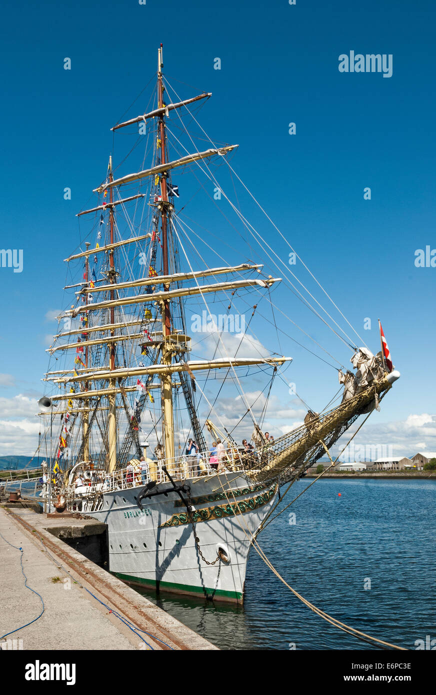 Tall Ship partecipando alla Tall Ships gare 2011 ormeggiata nel porto di Greenock in Scozia Foto Stock