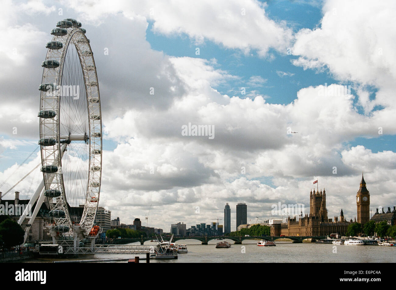 Il London Eye e la Casa del Parlamento, il London REGNO UNITO Foto Stock