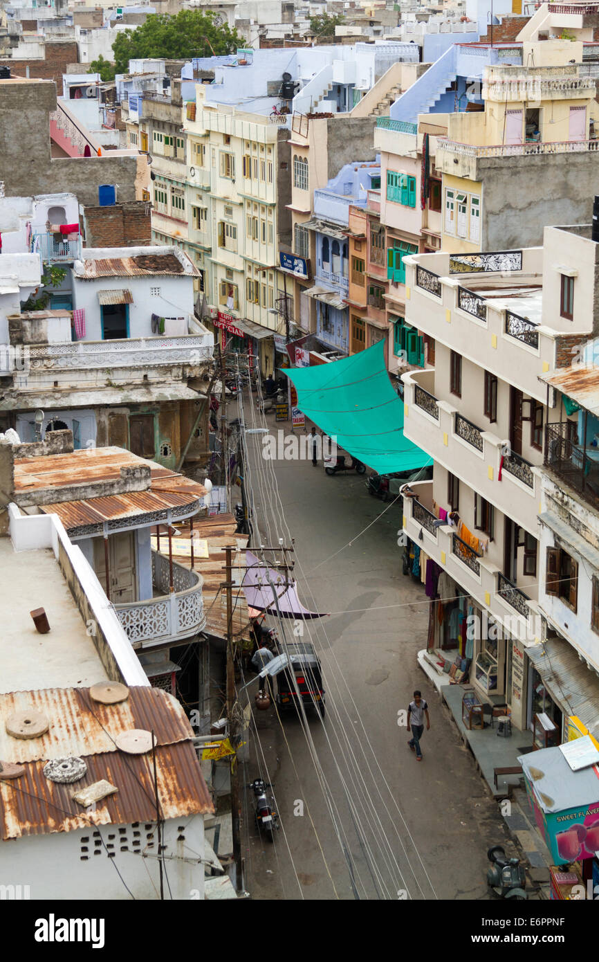 Udaipur street scene dal di sopra, Rajastan, India Foto Stock