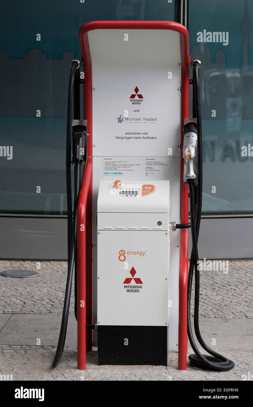 Stazione di ricarica per auto elettriche, Potsdamer Platz, Berlin, Germania Foto Stock