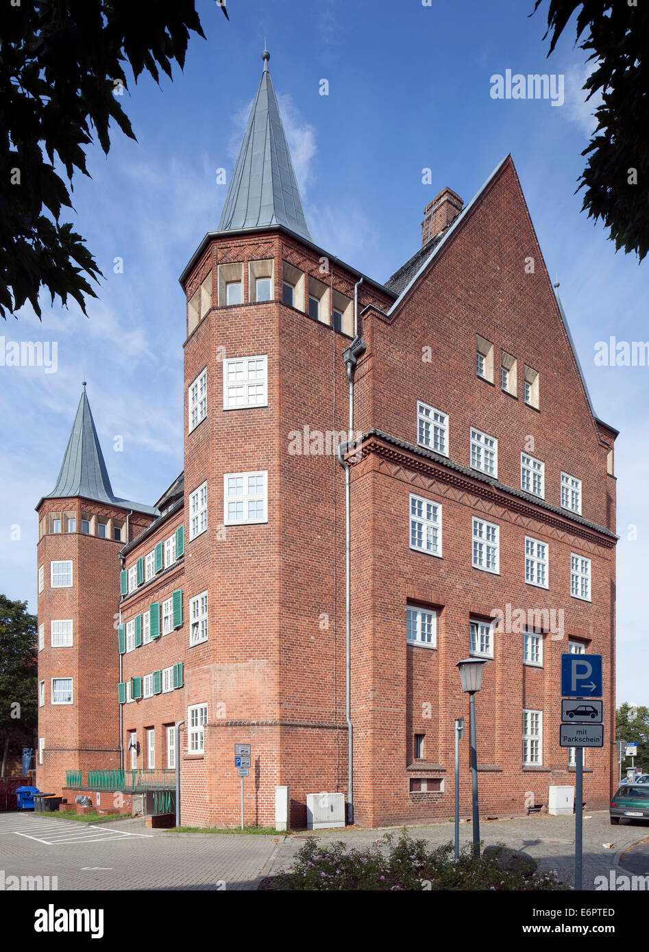 Reichsbank edificio, poi Banca di Stato della RDT, oggi banca tedesca, Stralsund, Meclemburgo-Pomerania Occidentale, Germania Foto Stock
