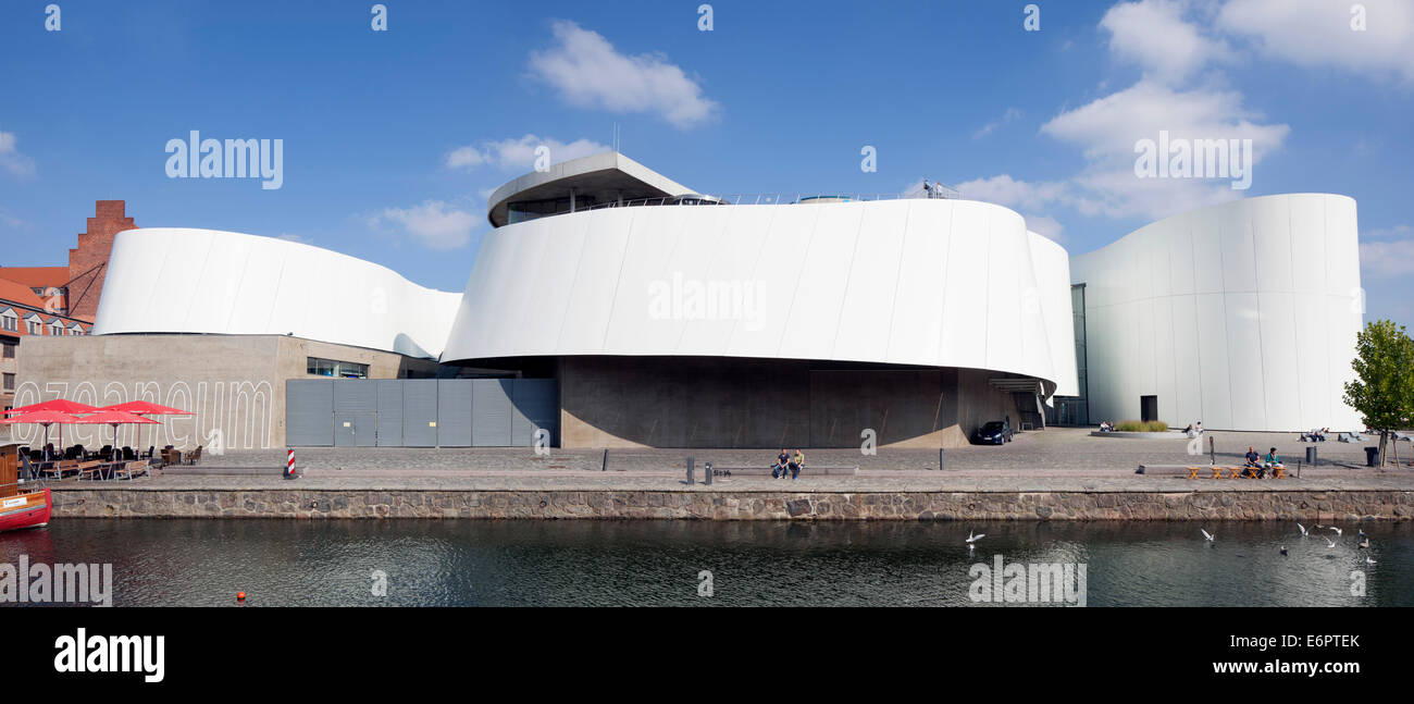 Storia naturale e il museo marittimo Ozeaneum Stralsund al porto, Behnisch architects, Stralsund Foto Stock