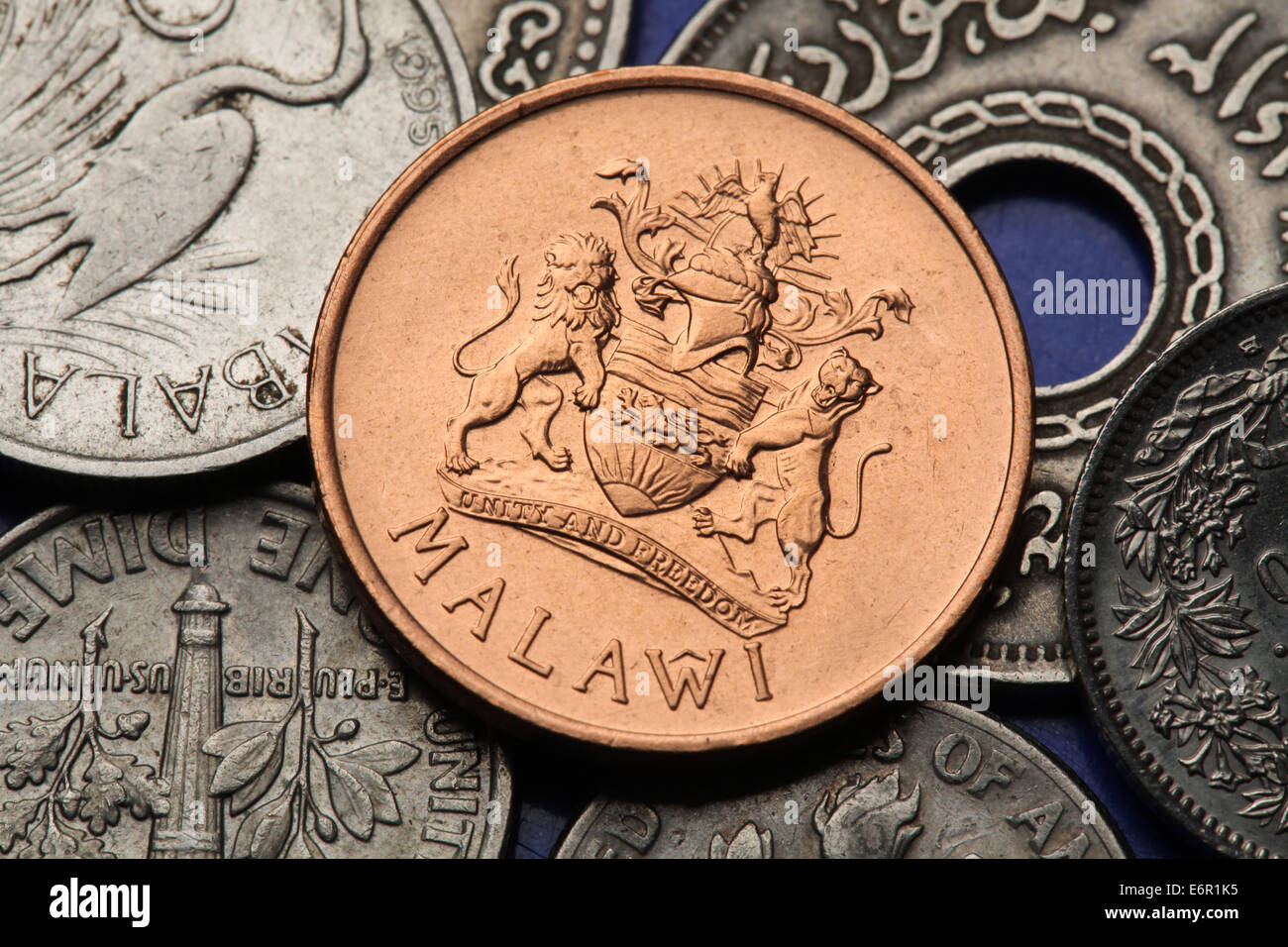 Monete del Malawi. Malawiani stemma raffigurato nelle due malawiana tambala moneta. Foto Stock