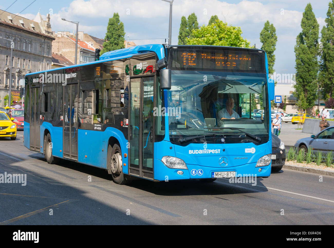 Budapest bassi e moderni bus di emissione dalla Casa di Stoccarda Foto Stock