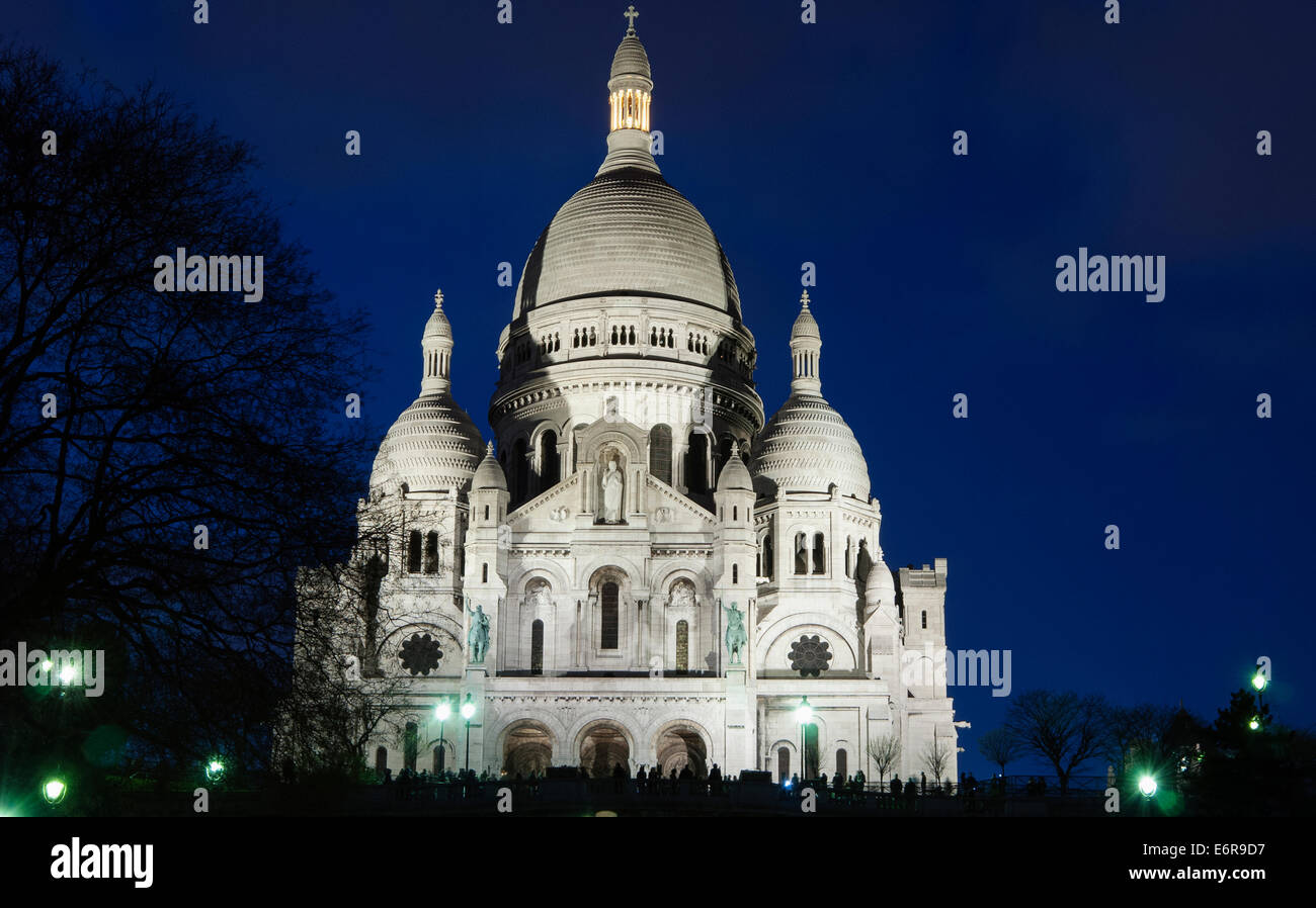 Il Sacre Coeur di notte a Parigi, Francia Foto Stock