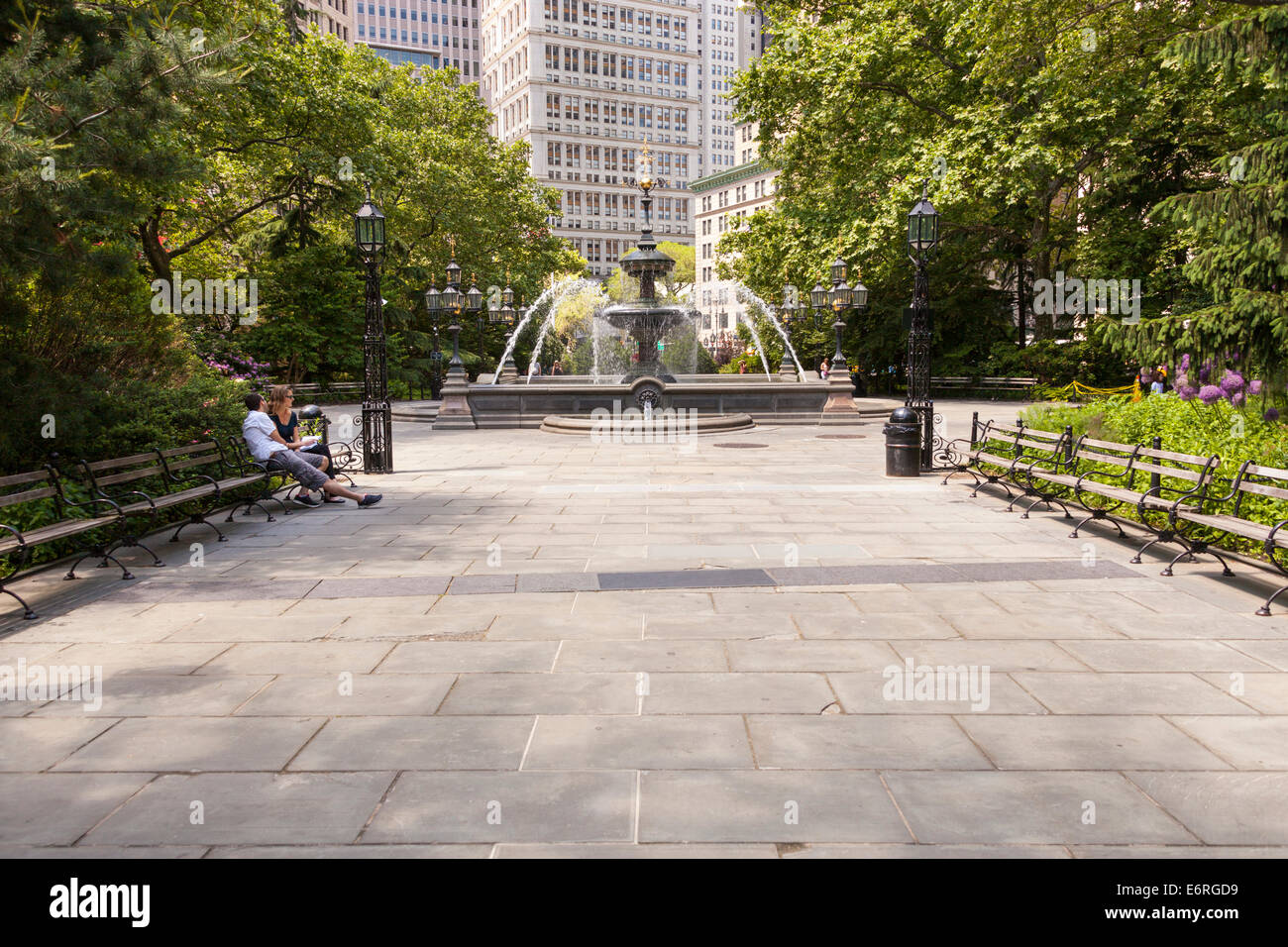 Fontana della City Hall Park, Manhattan, New York, New York, Stati Uniti d'America Foto Stock