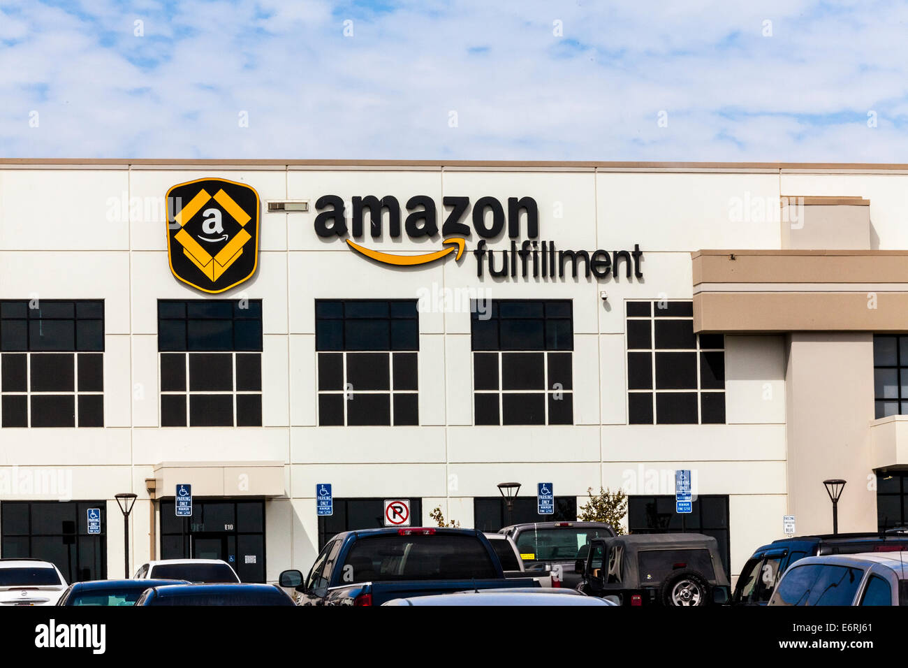 Il nuovo centro di distribuzione Amazon in Patterson California Foto Stock