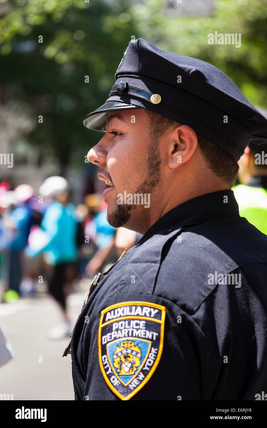 Il New York Police Department poliziotto ausiliario, NYPD, Manhattan, New York, New York, Stati Uniti d'America Foto Stock