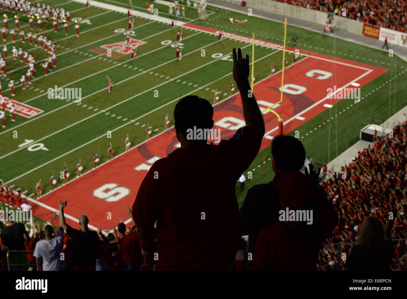 Houston, Texas, Stati Uniti d'America. Il 29 agosto, 2014. Vista interna di apertura notturna al nuovo stadio di uh prima di un NCAA Football gioco tra l'Università di Houston Cougars e il UTSA Roadrunners a TDECU Stadium di Houston, TX su agosto 29th, 2014. Credito: Trask Smith/ZUMA filo/Alamy Live News Foto Stock