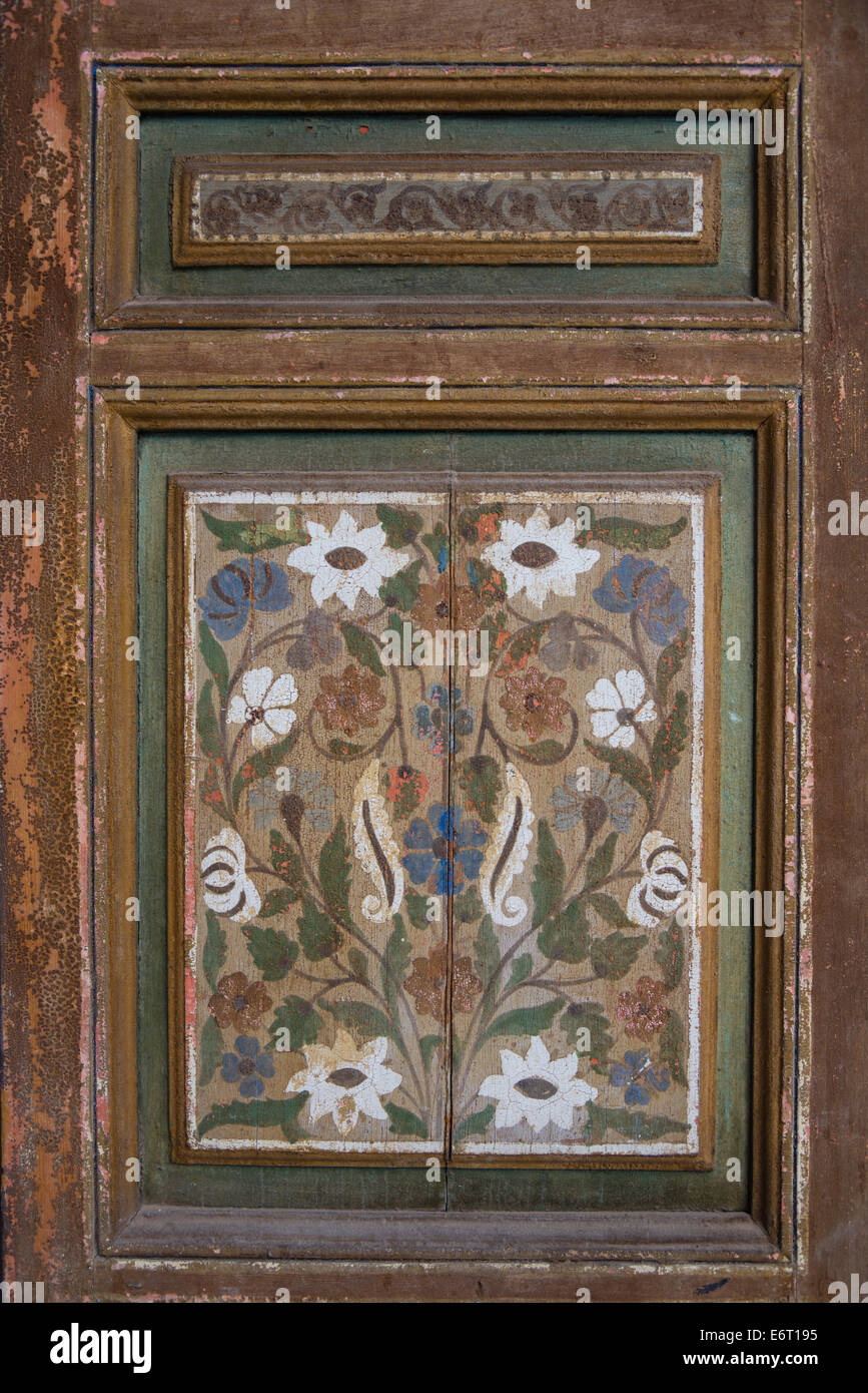 Otturatore della finestra a Bahia Palace di Marrakech, Marocco Foto Stock