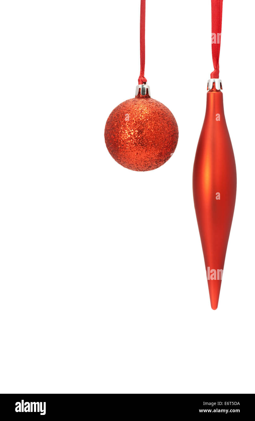 Christmas baubles, palla rossa e ghiacciolo, isolato su bianco Foto Stock