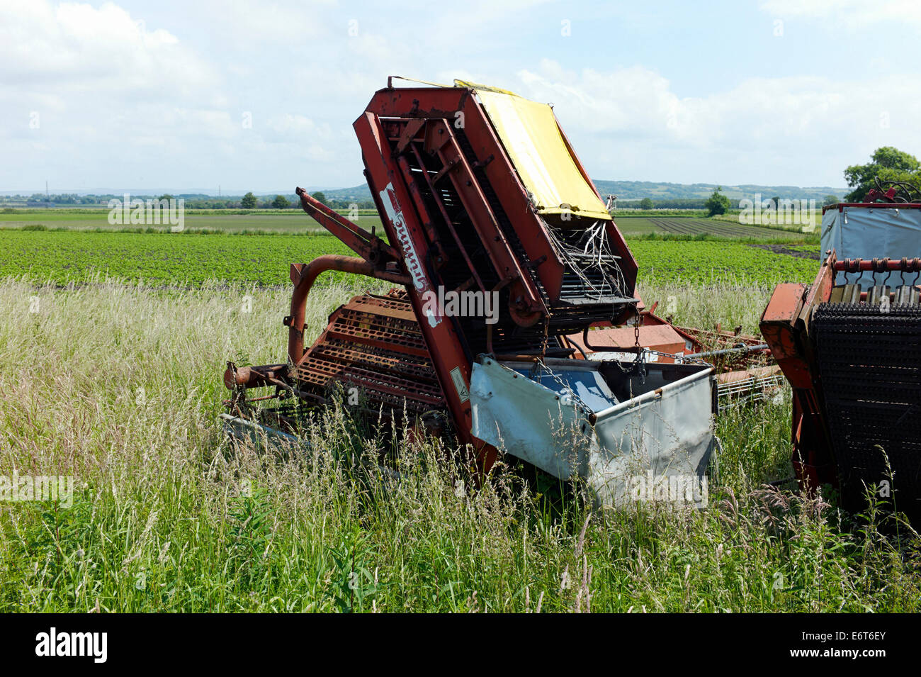 Macchine agricole abbandonate immagini e fotografie stock ad alta  risoluzione - Alamy