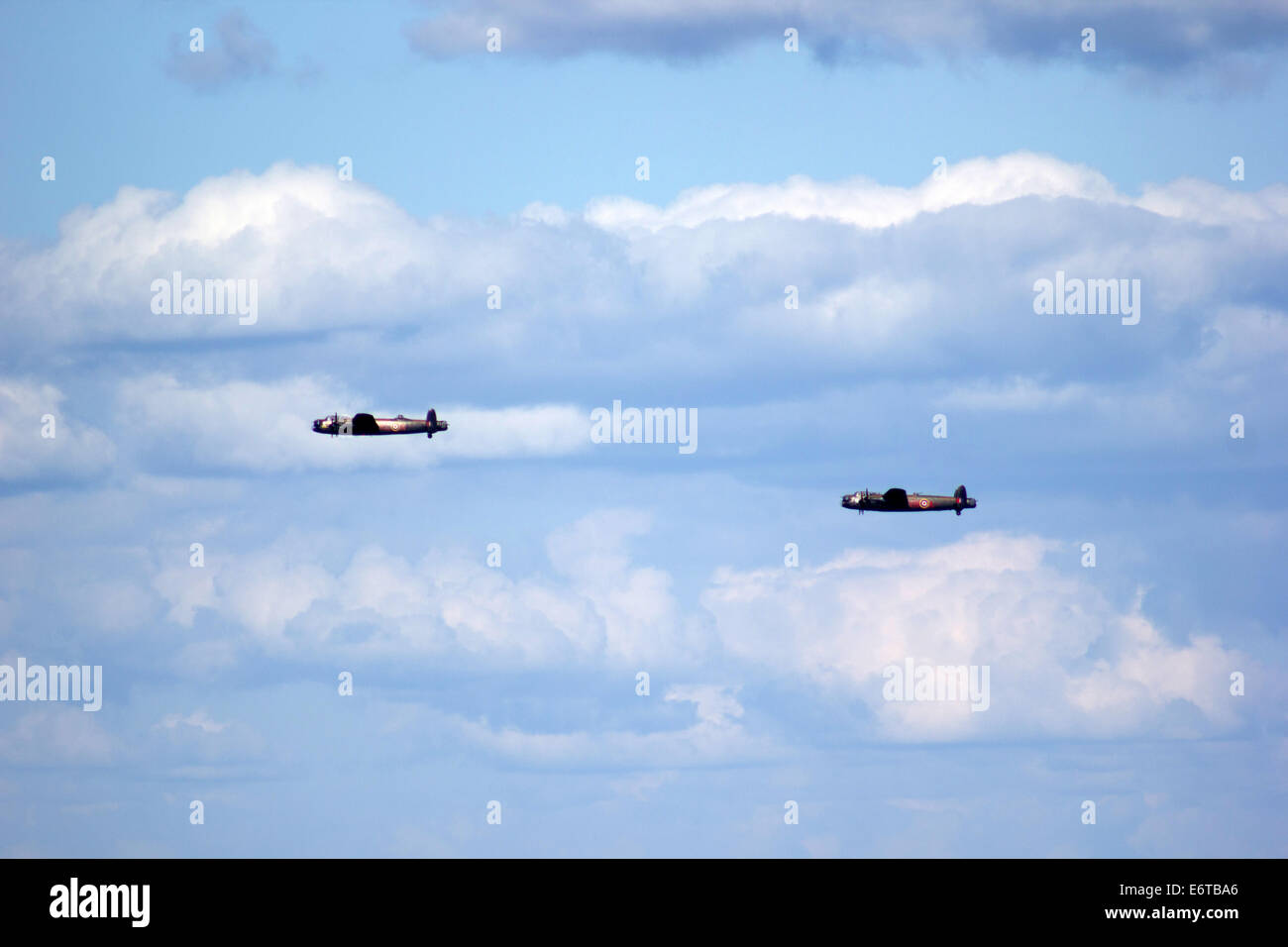 2 Avro Lancasters volare insieme per la prima volta in 50 anni Foto Stock