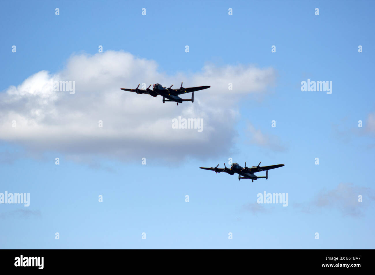 2 Avro Lancasters volare insieme per la prima volta in 50 anni Foto Stock