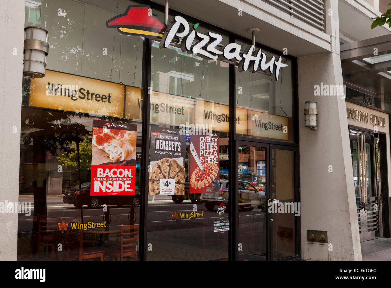 Pizza Hut storefront - USA Foto Stock