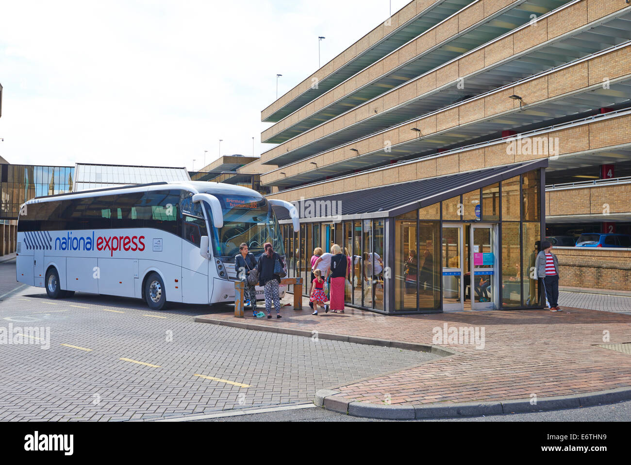 La stazione di autobus Westgate Peterborough Cambridgeshire Regno Unito Foto Stock