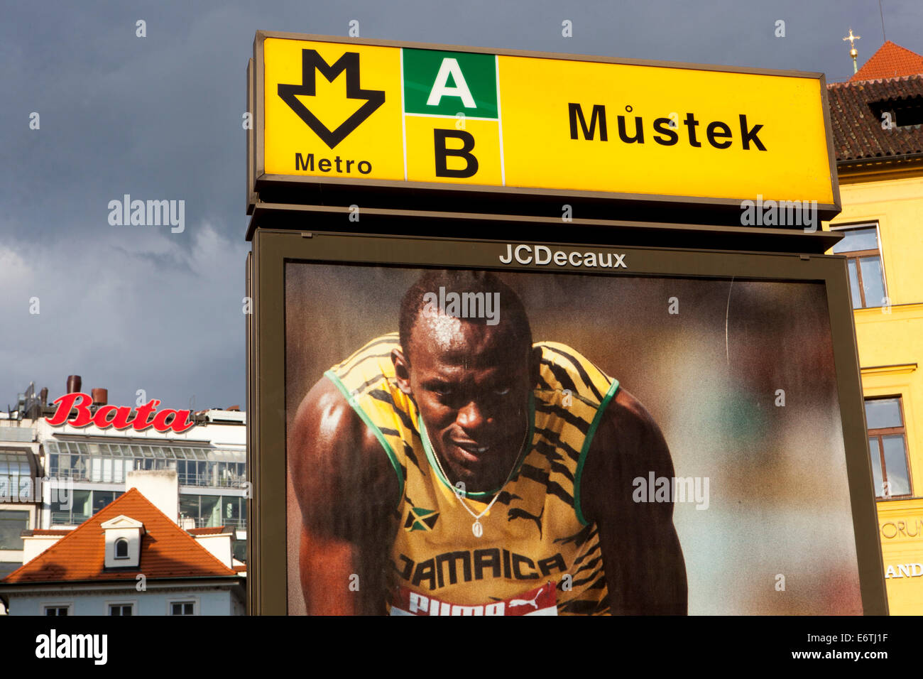 Usain Bolt nella pubblicità nel centro di Praga. Repubblica ceca Foto Stock
