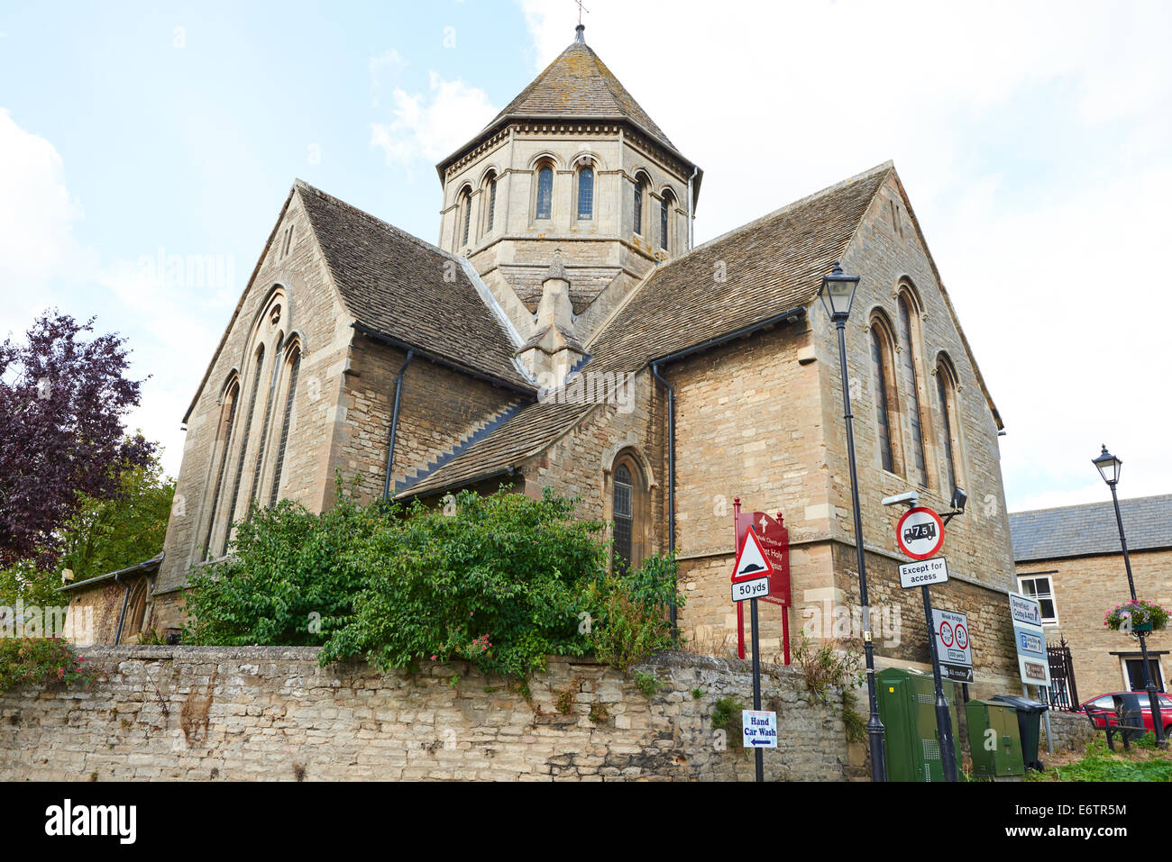 La Chiesa cattolica del Santissimo Nome di Gesù West Street Oundle Northamptonshire REGNO UNITO Foto Stock