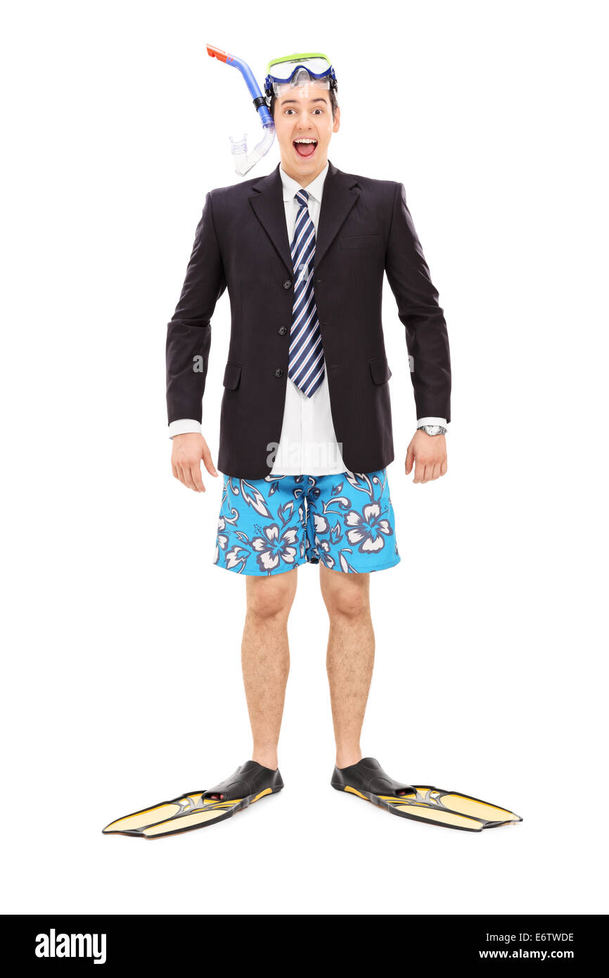 A piena lunghezza Ritratto di un imprenditore entusiasta con attrezzature subacquee su di lui isolato su sfondo bianco Foto Stock