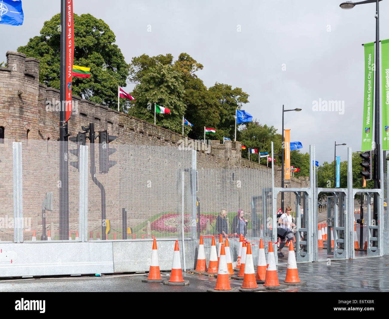 Cardiff Wales, Regno Unito - 29 August 2014: barriere di sicurezza al posto di Cardiff per il vertice della Nato a Newport, 2014 Foto Stock