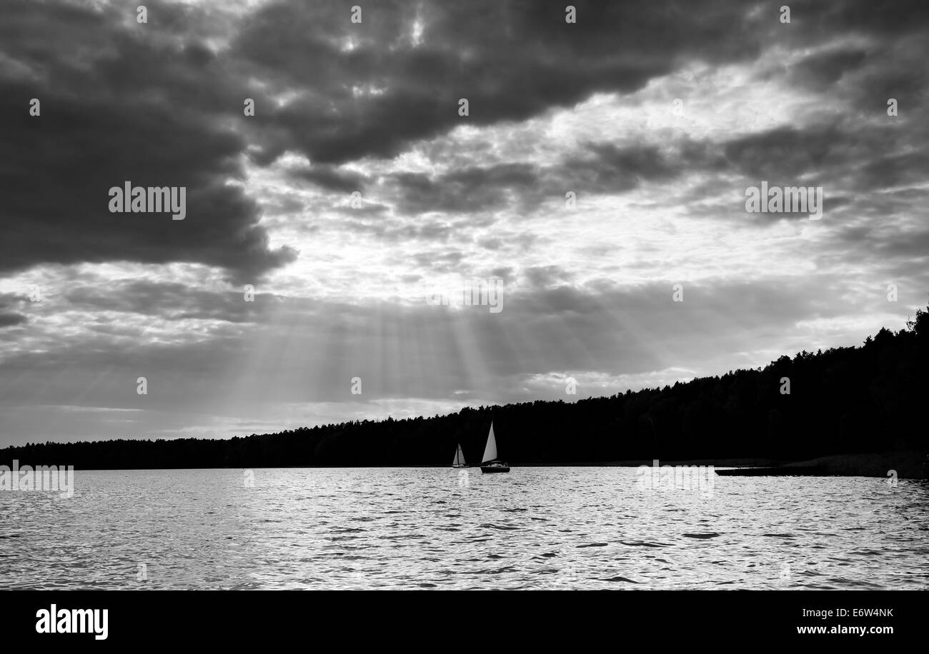 In bianco e nero vista lago Foto Stock