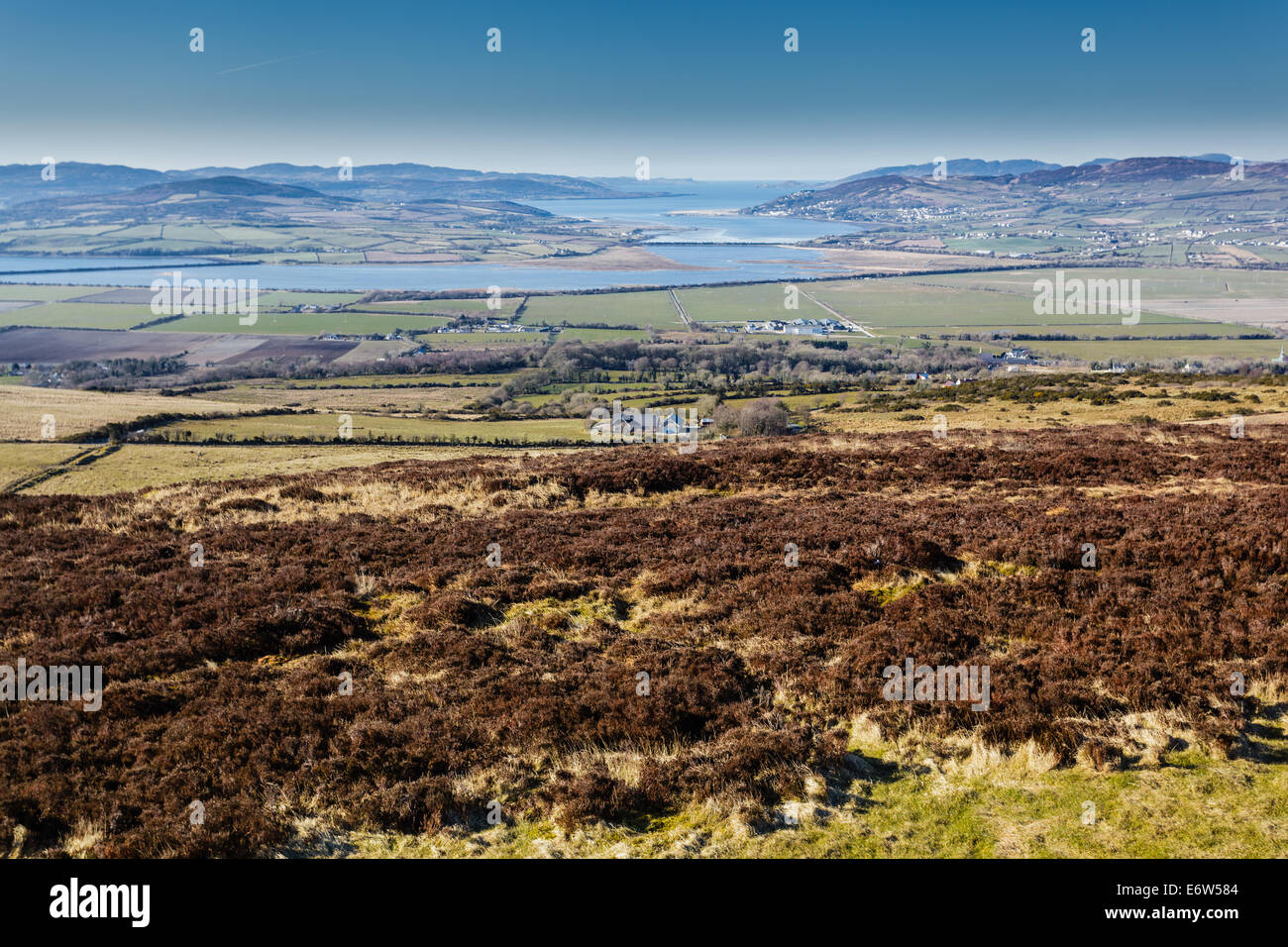 Grianan Aileach fort circolare collina sacra antico popolo opinioni Lough Swilly Lough Foyle e County Donegal Derry Tyrone 2000AD Foto Stock