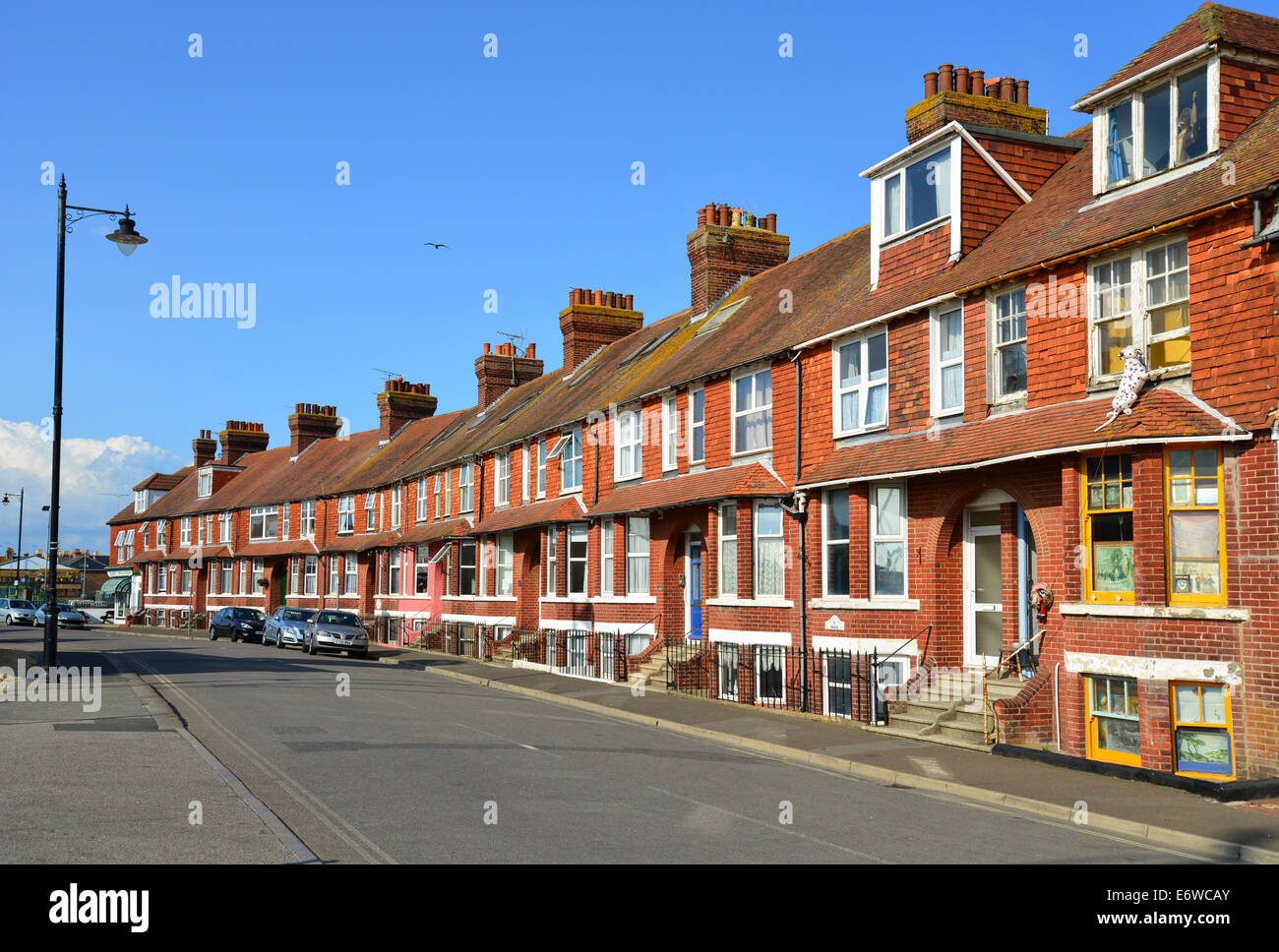 Fila di case a schiera su Pier Road, Littlehampton West Sussex, in Inghilterra, Regno Unito Foto Stock