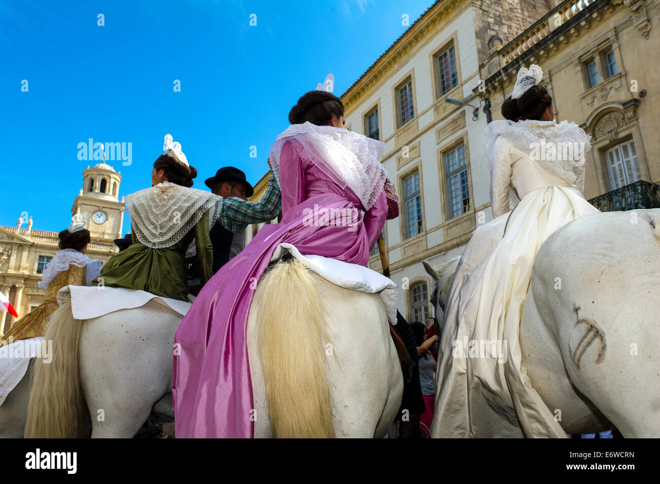 L'Europa, Francia, Bouches du Rhone, Arles. Costume day festival. Amazon. Foto Stock