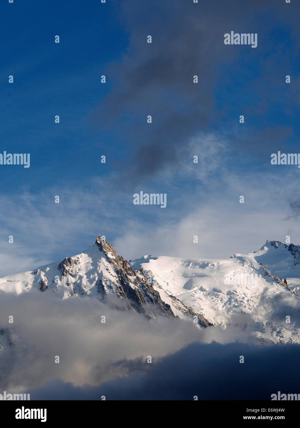 Aiguille du Midi da Le Charlanon, tour di Mont Blanc, Chamonix, Francia Foto Stock