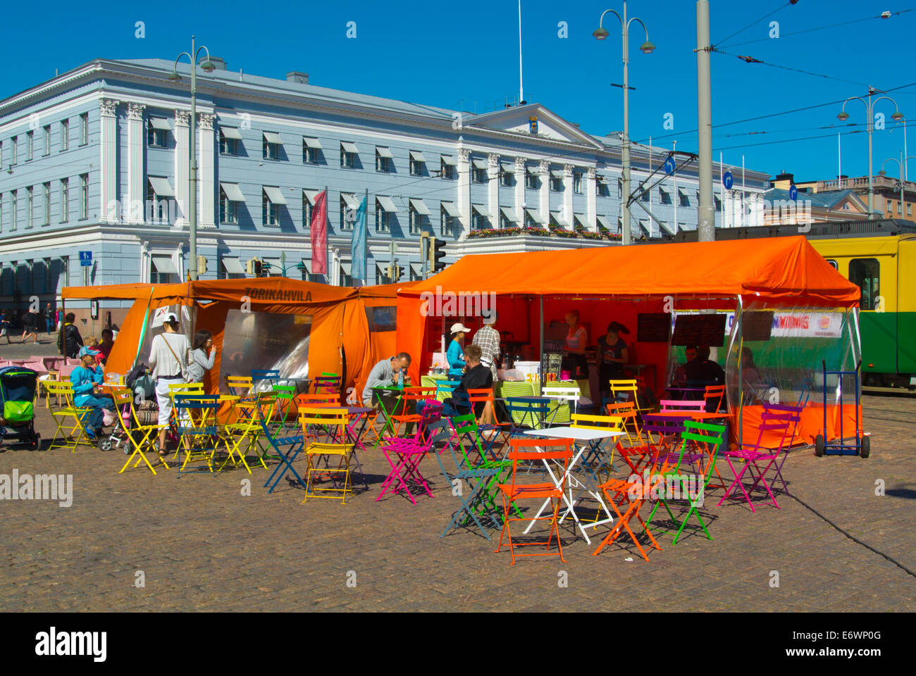 Cafe, Kauppatori, la piazza del mercato principale e il centro di Helsinki, Finlandia, Europa Foto Stock