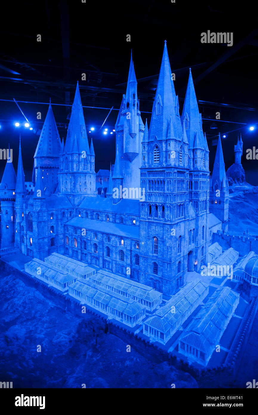 Warner Bros Studio Tour London - The Making of Harry Potter conserva ed espone la mitica puntelli. Foto Stock