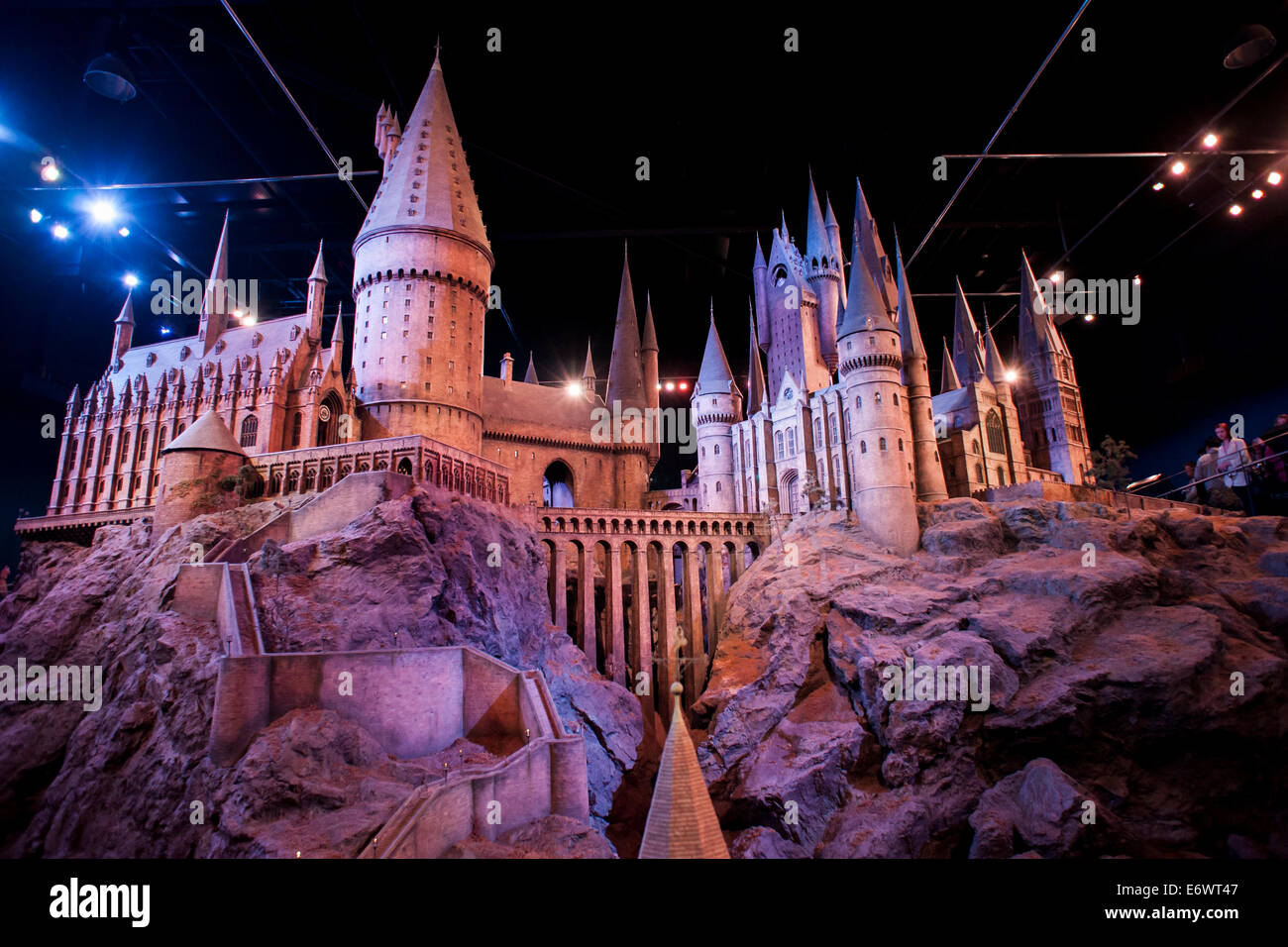 Warner Bros Studio Tour London - The Making of Harry Potter conserva ed espone la mitica puntelli. Foto Stock