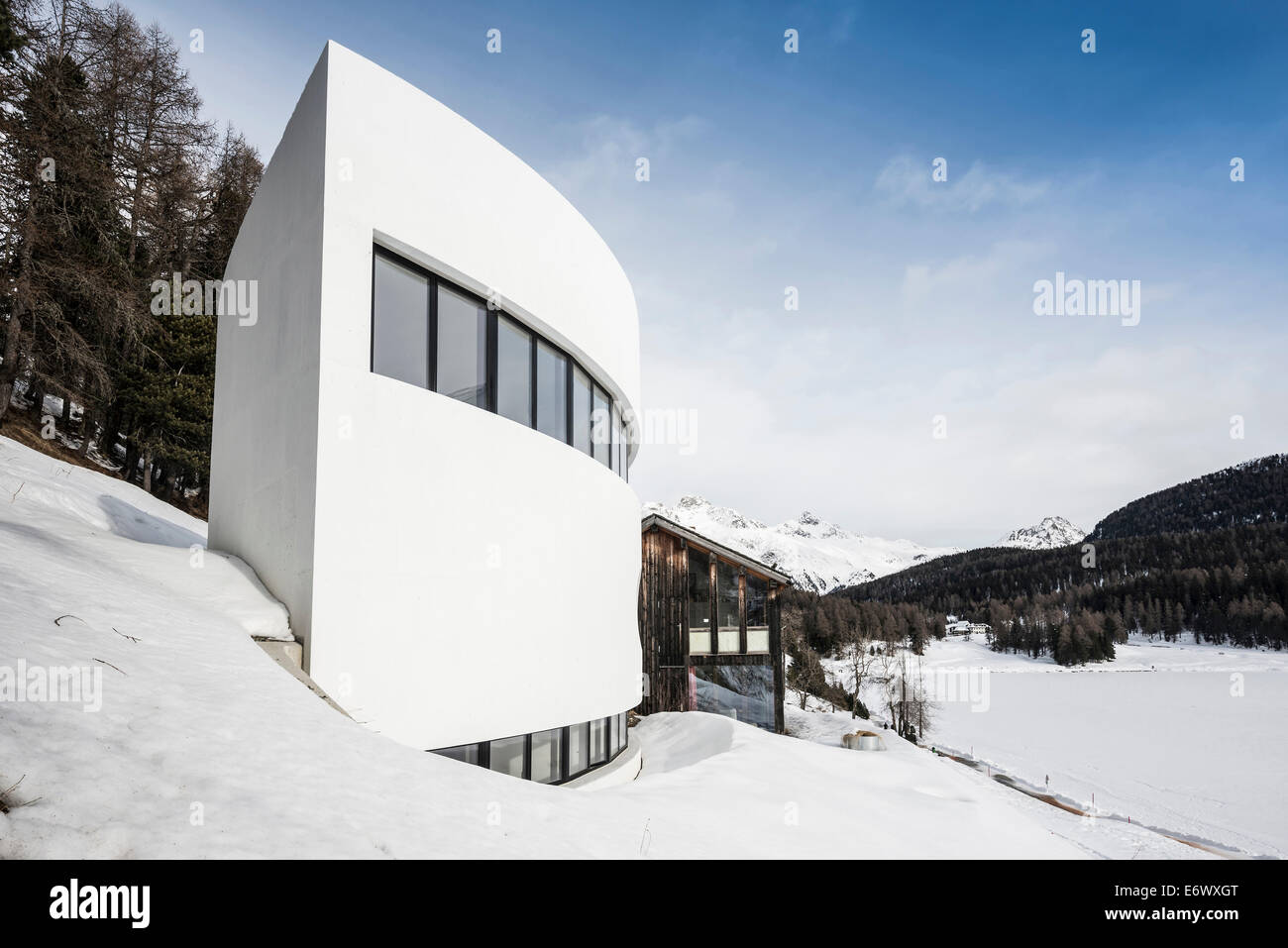 Chalet moderno home, San Moritz, Engadina, alta Engadina, Cantone dei Grigioni, Svizzera Foto Stock