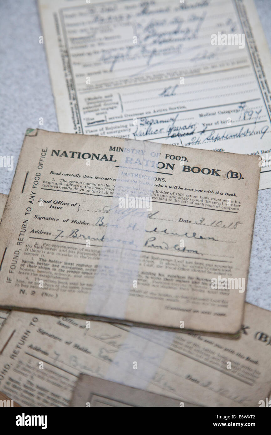 La guerra mondiale una razione di libro e di altra documentazione Foto Stock