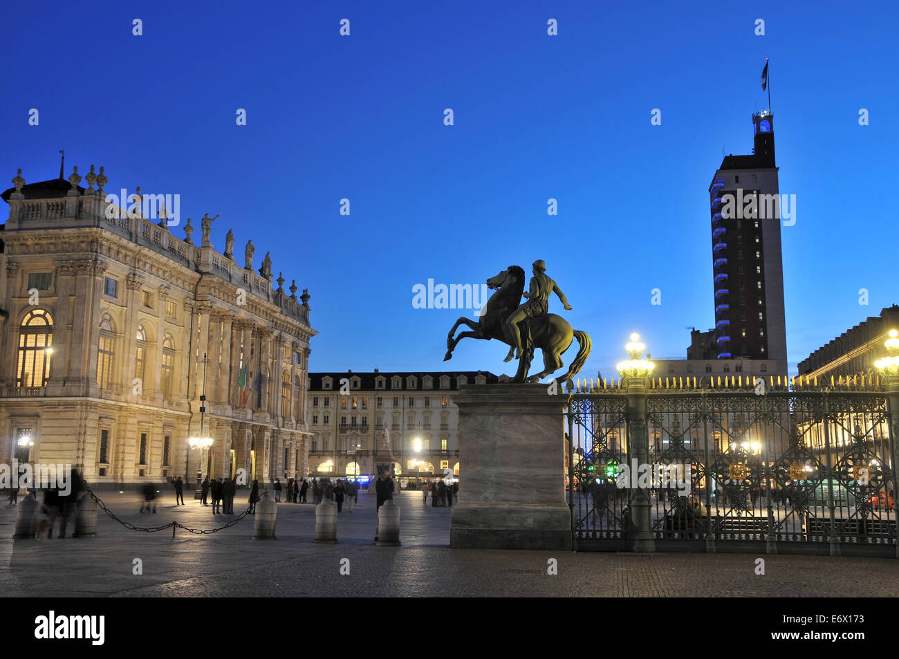 Palazzo Madama in piazza Castello nella luce della sera, Torino, Piemonte, Italia Foto Stock
