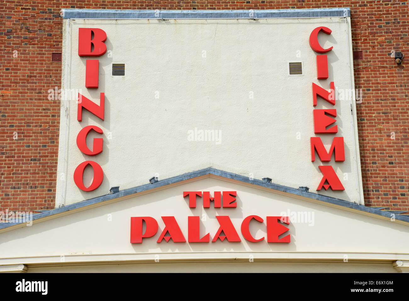 Art deco Palace Cinema & Sala Bingo, Crescent Road, Felixstowe, Suffolk, Inghilterra, Regno Unito Foto Stock
