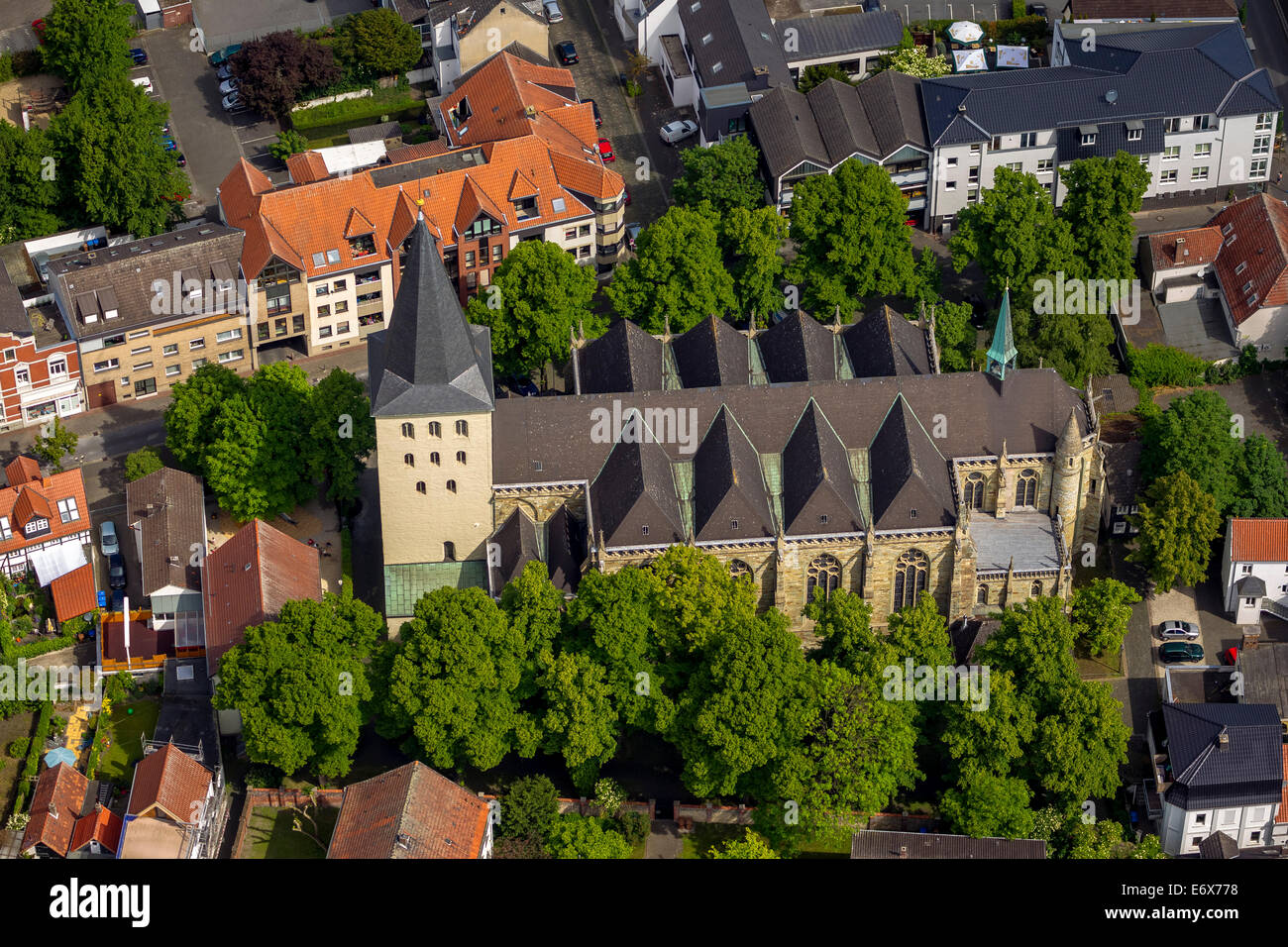 Vista aerea, chiesa parrocchiale di San Nicolai, Lippstadt, Nord Reno-Westfalia, Germania Foto Stock