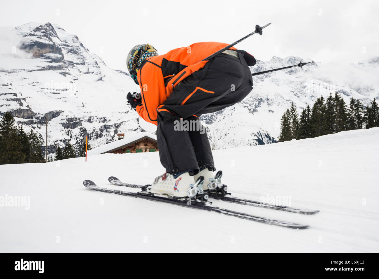 Sciatore a Muerren, cantone di Berna, Svizzera Foto Stock
