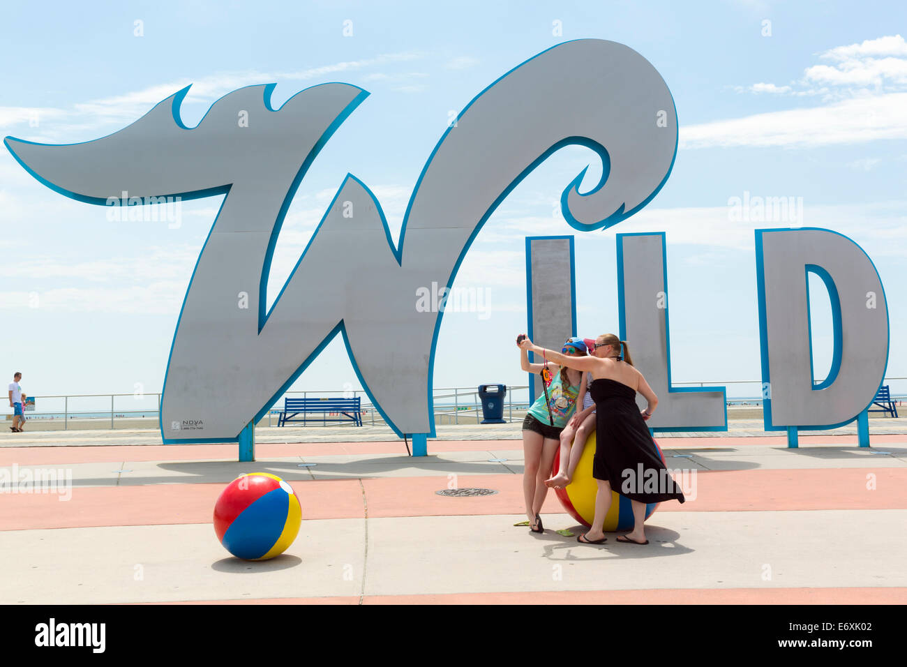 Stati Uniti d'America,New Jersey,Wildwood,Wildwood segno e palle da spiaggia Foto Stock