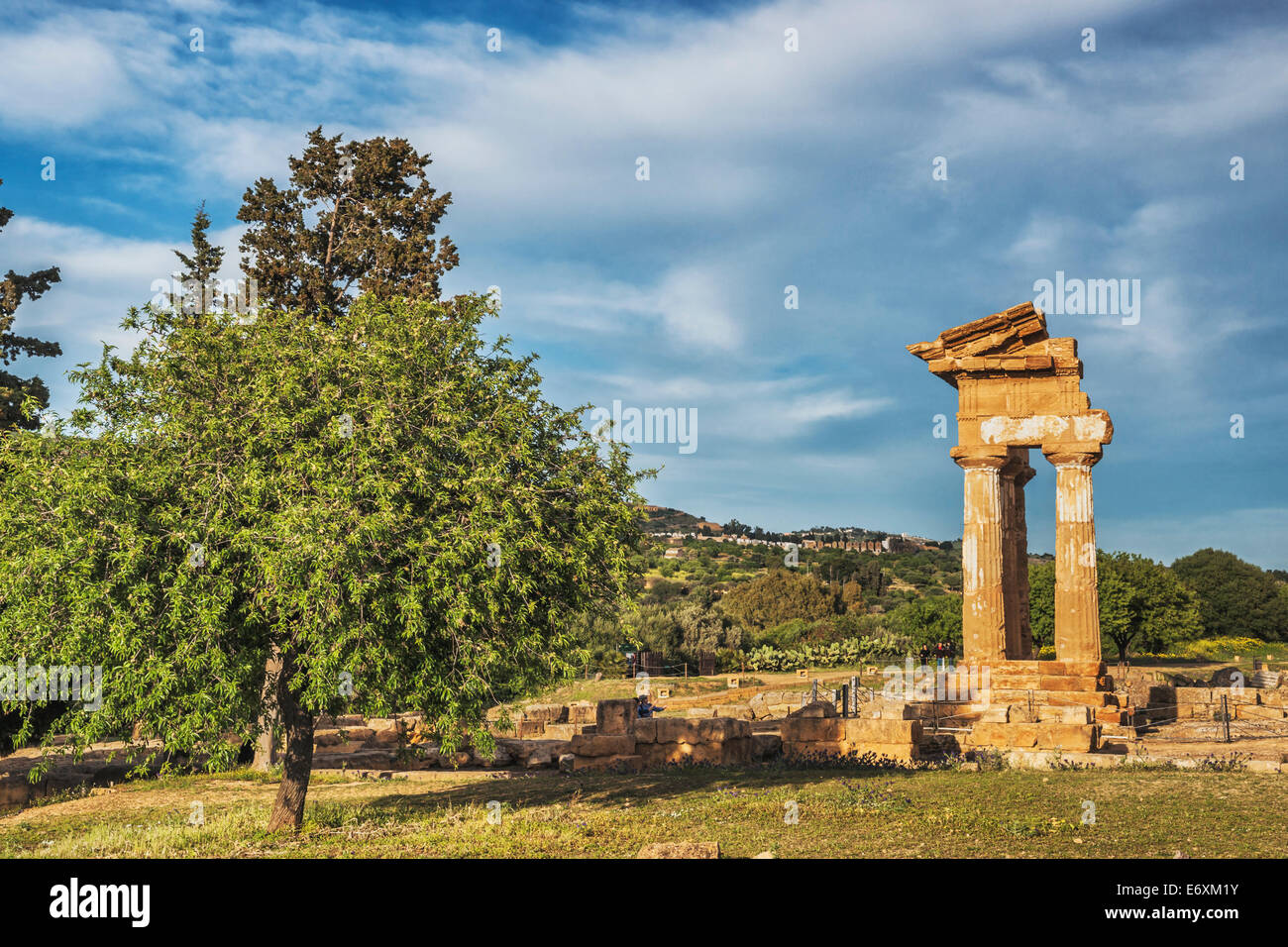 Il Tempio di Castore e Polluce appartiene ai siti archeologici di Agrigento e la Valle dei Templi, Sicilia, Italia, Europa Foto Stock