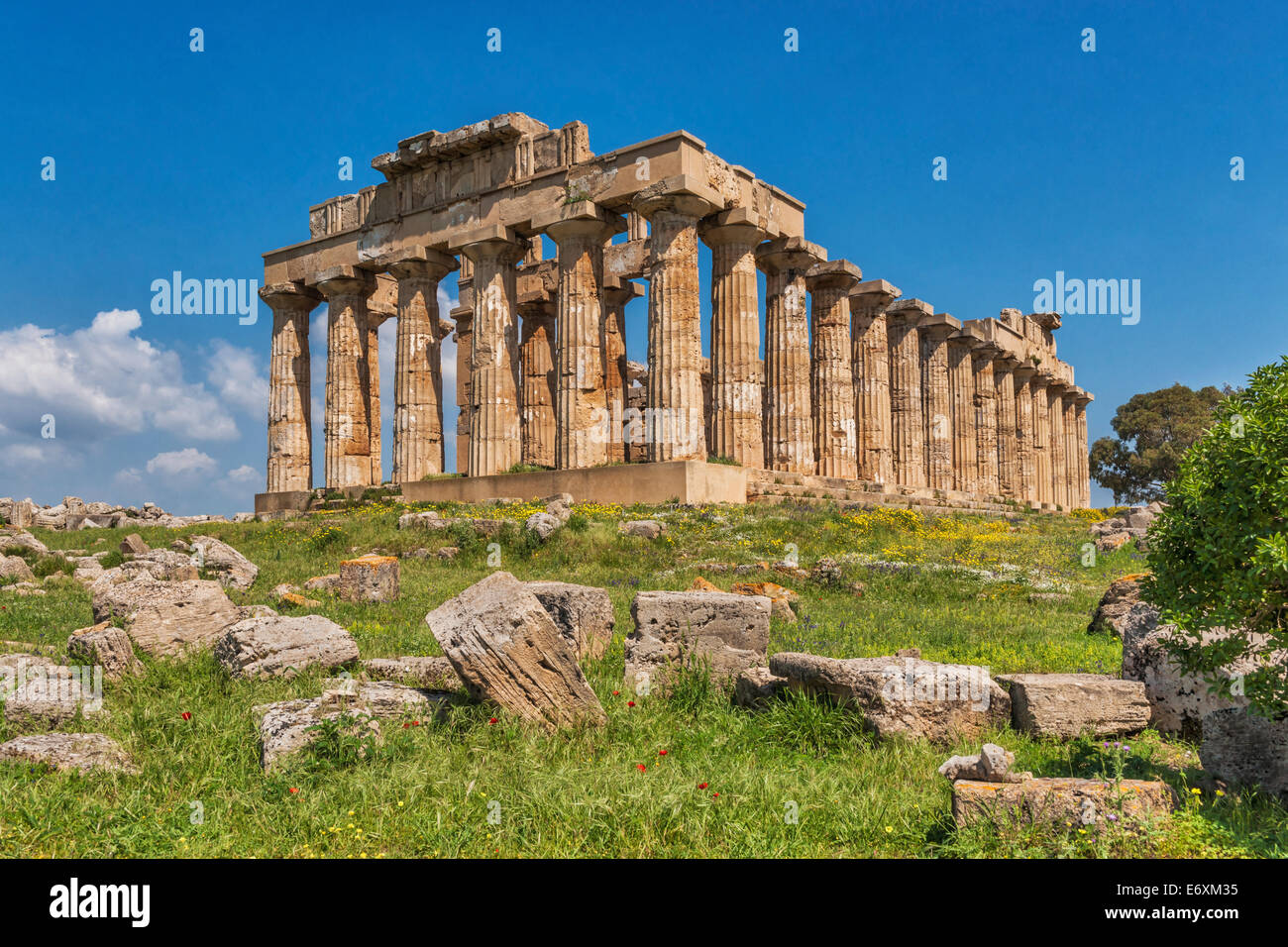 Tempio di Hera è stato costruito circa 470 a 450 BC. Il Tempio appartiene ai siti archeologici di Selinunte, Sicilia, Italia, Europa Foto Stock