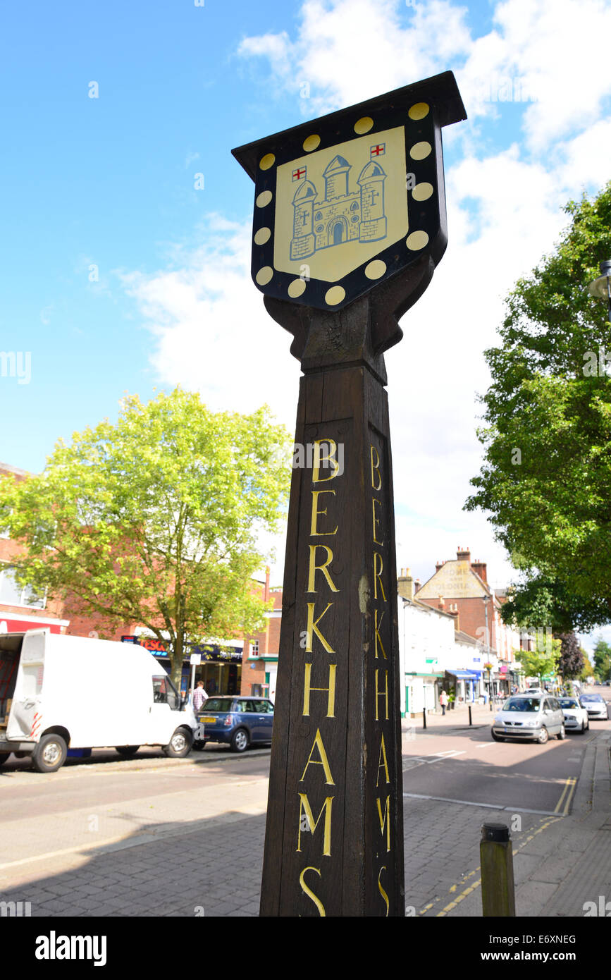 Città segno, High Street, Berkhamsted, Hertfordshire, England, Regno Unito Foto Stock