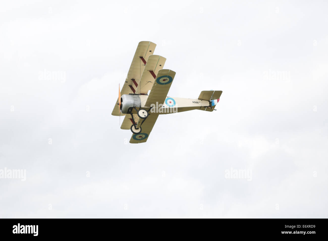 Questa è la Grande Guerra Team Display - Sopwith triplano visualizzato a Shoreham Airshow, 2014, Shoreham Airport, East Sussex, Regno Unito. Foto Stock