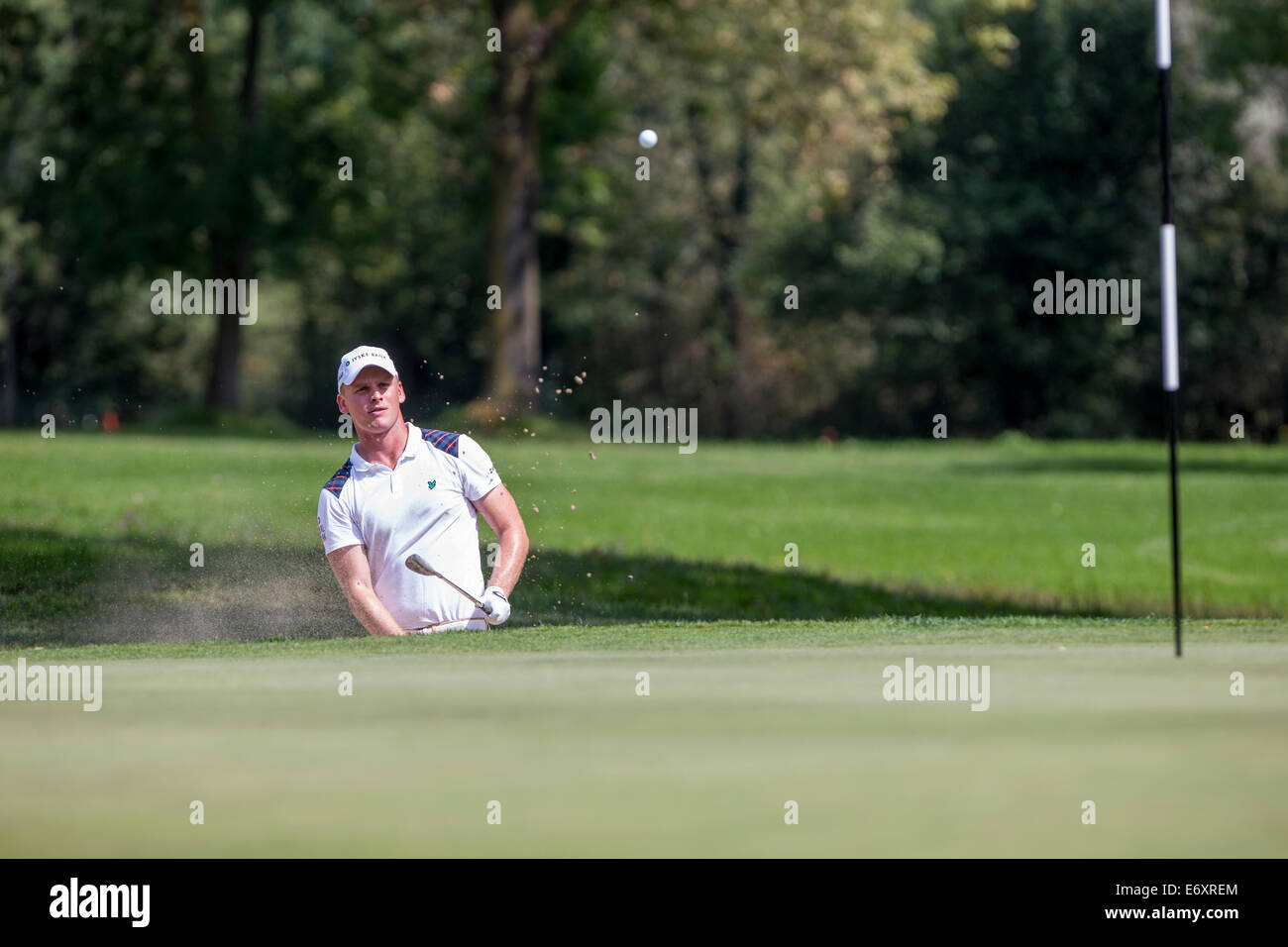 Morten Ørum Madsen e uscire dal bunker durante la 71th Italian Open Foto Stock