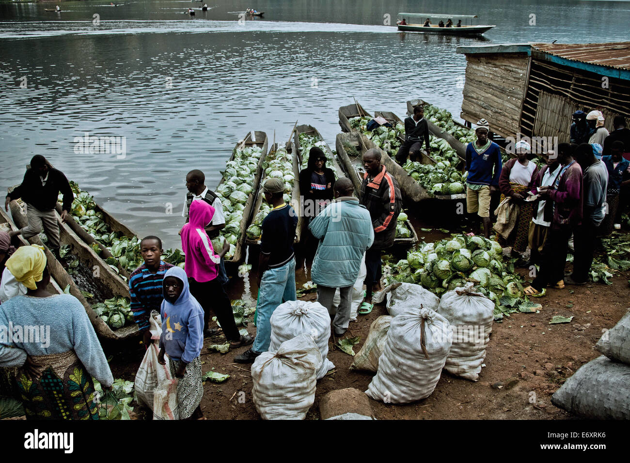 Giorno di mercato a lago Bunyonyi e, Uganda, Africa Foto Stock