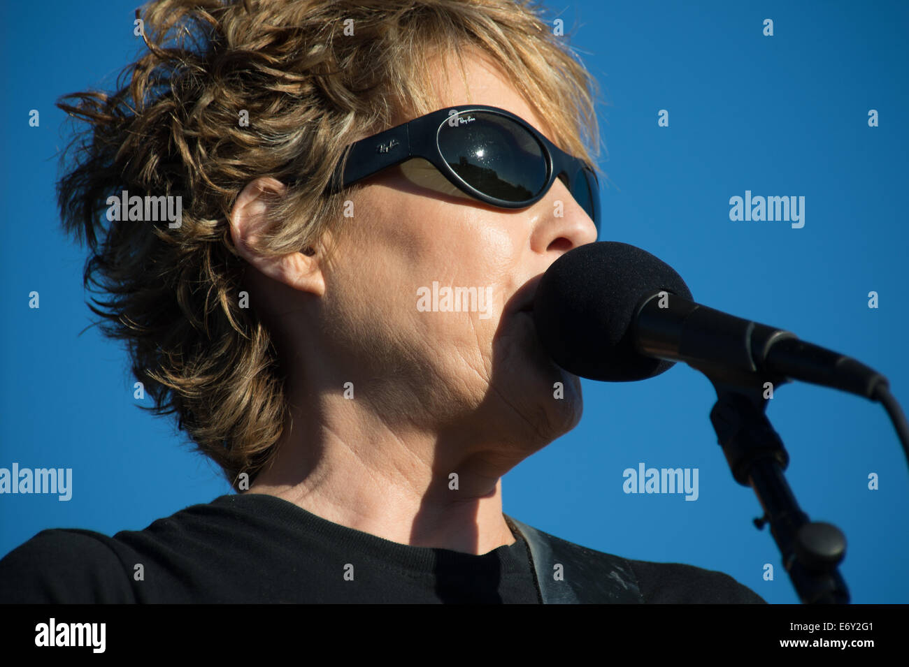 LINCOLN, CA - 31 agosto: Katrina Leskanich esegue a sostegno del Retro Futuro Tour con Tom Bailey e Howard Jones Foto Stock