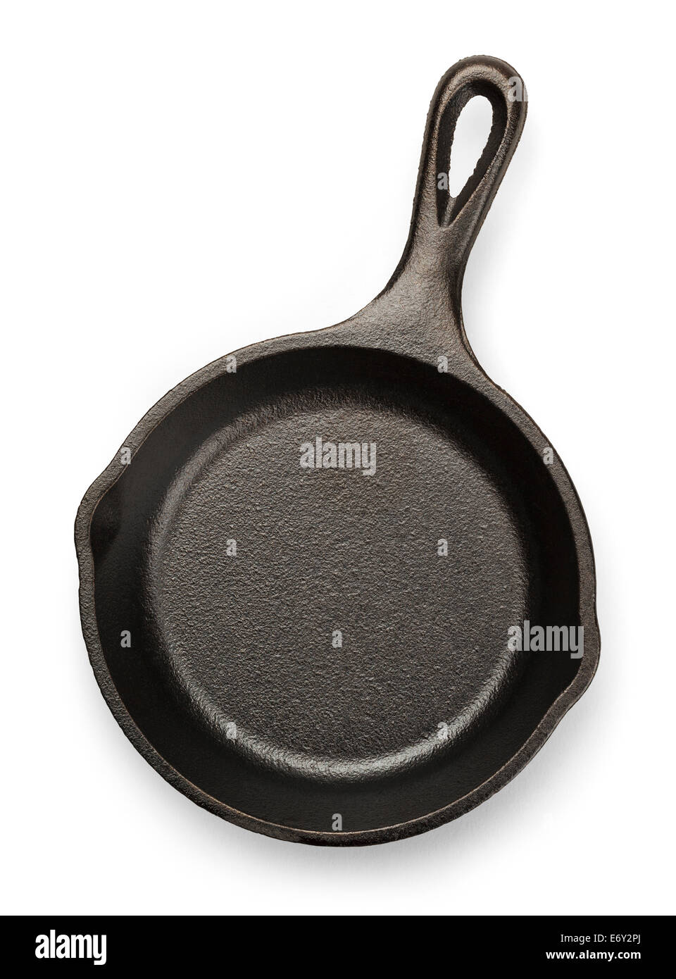 Ghisa nera Pan isolati su sfondo bianco. Foto Stock