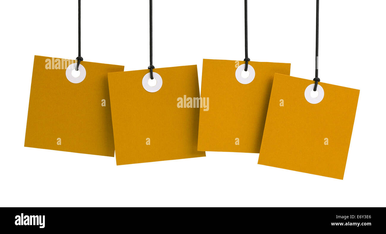 Quattro quadrato giallo Tag Pendenti con copia spazio isolato su sfondo bianco. Foto Stock Quattro quadrato giallo Tag Pendenti con copia spazio isolato su sfondo bianco. Foto Stock