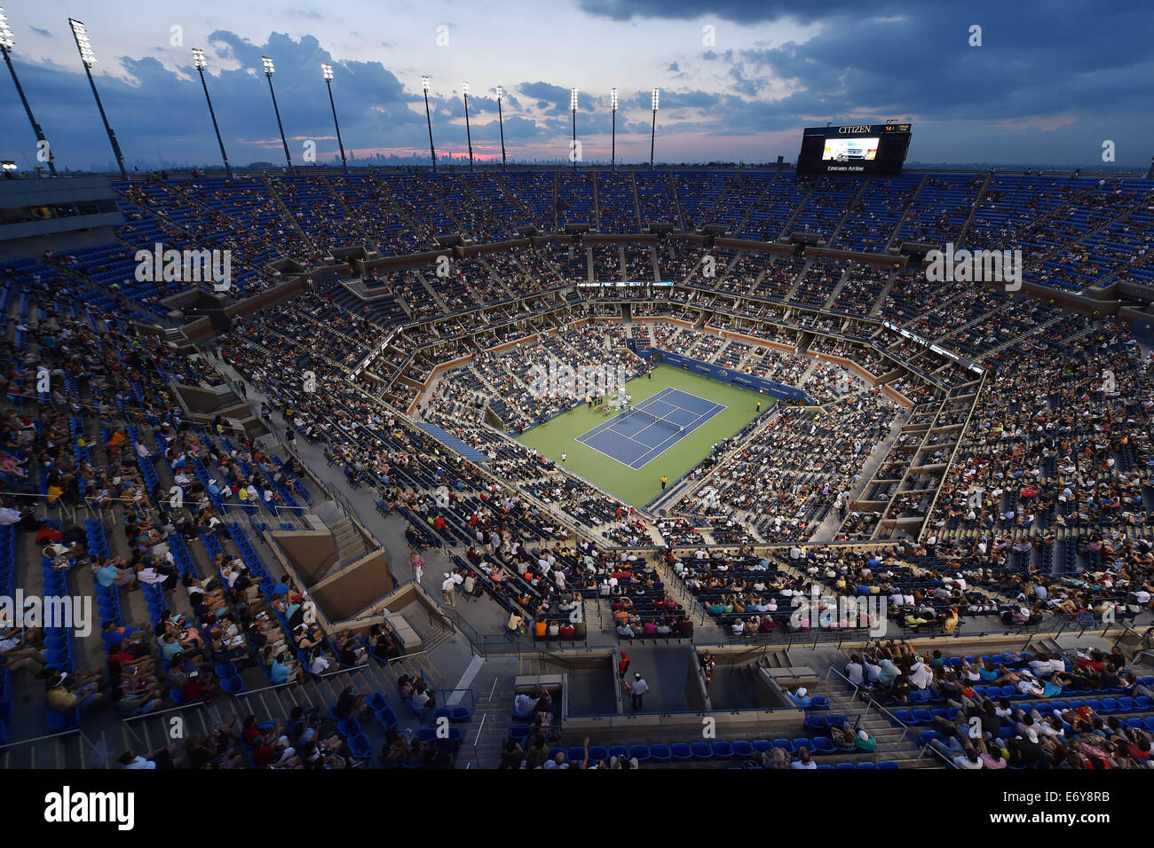 Flushing Meadows, New York, Stati Uniti d'America. 01 Sep, 2014. US Open Tennis Championships. L'Arthur Ashe Stadium al crepuscolo Credito: Azione Sport Plus/Alamy Live News Foto Stock