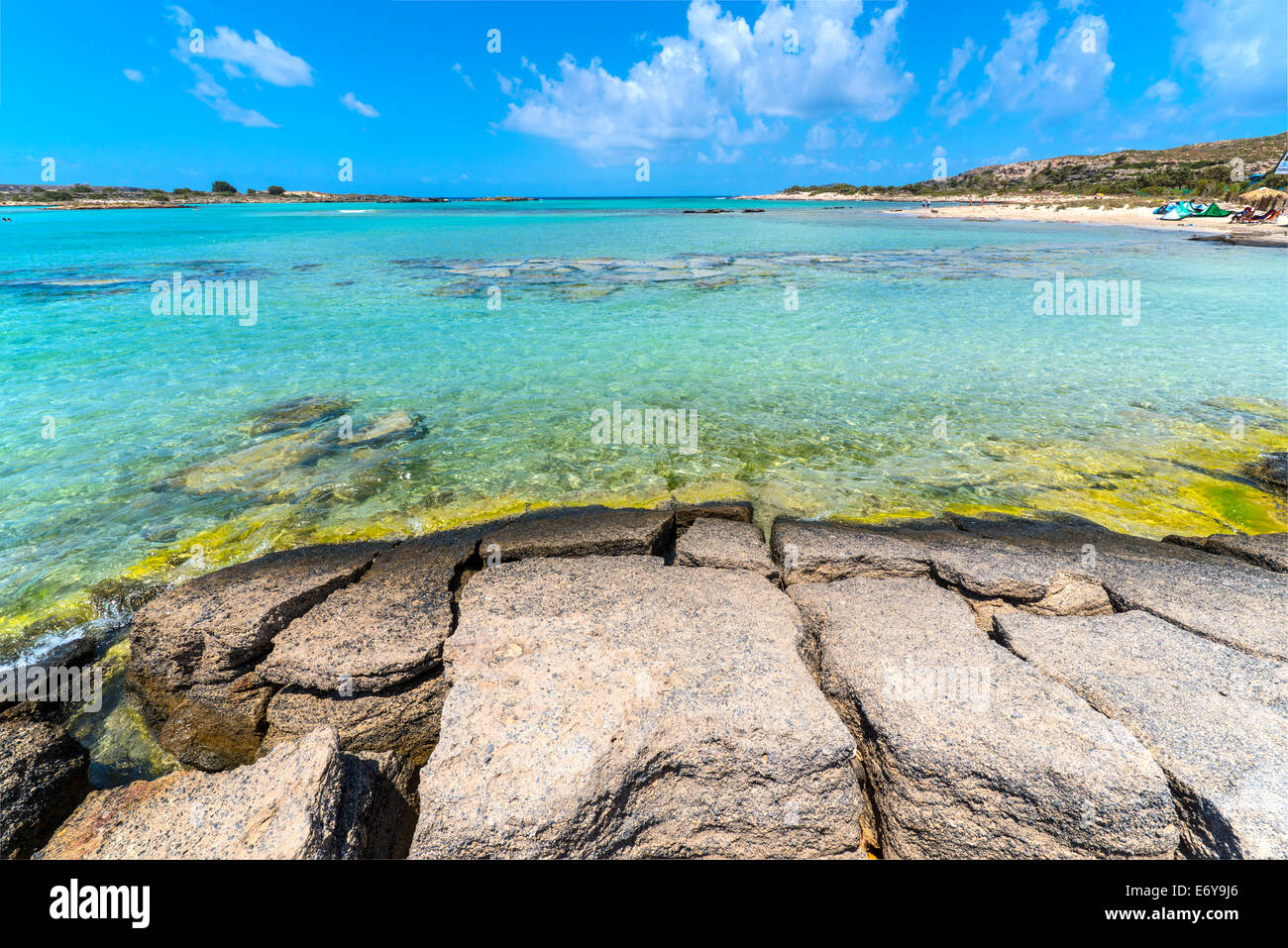 La famosa rosa alla spiaggia di sabbia di Elafonissi Elafonissi ( ) In  Creta, Grecia Foto stock - Alamy